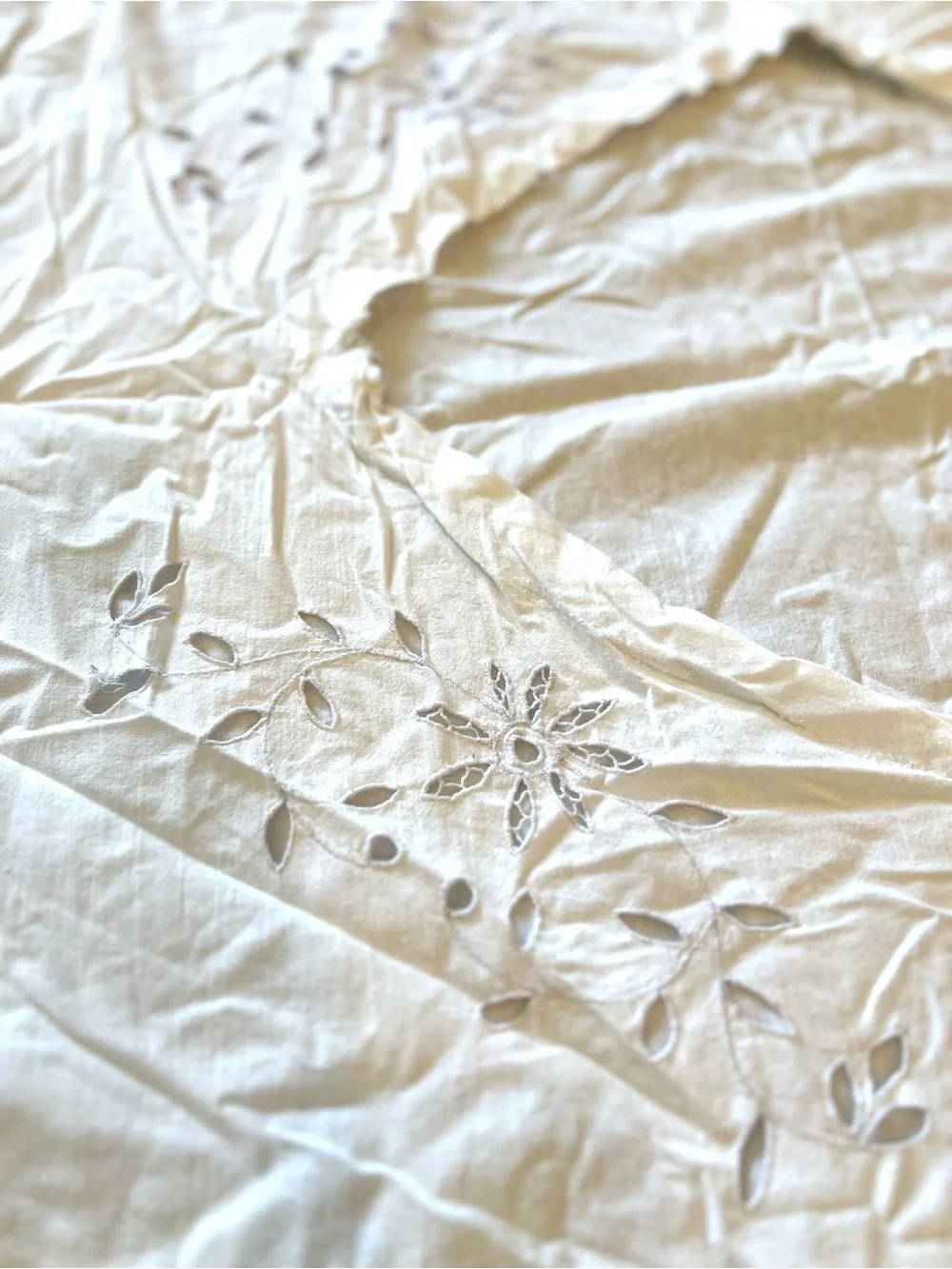 White Embroidered Cotton duvet Bedding Cover toddler bed 49”43
